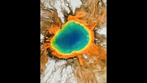 Grand Prismatic Spring is the most beautiful and dangerous hot springs in the world ♨️