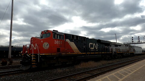 CN 3851 & CN 3975 Engines Manifest Train In Ontario