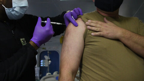 Essex First Pacific Fleet Ship to Receive Vaccinations Aboard Ship