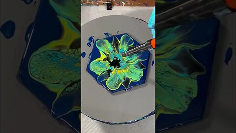 Bloom with Colorshift Yellow Flash #plaidambassador #acrylicpouring #bloom