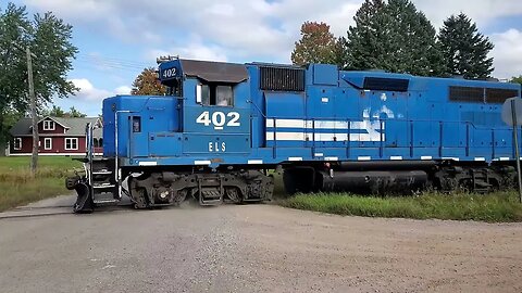 The Way This Train Can Rock, No Wonder Logs Fall Off! #trains #trainvideo | Jason Asselin