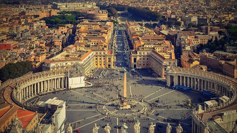 IT'S HAPPENING! SERIES OF EXPLOSIONS IN ROME, VATICAN OBELISK IN VATICAN SQUARE (10/07/2022)