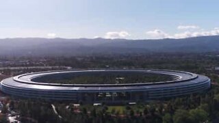 Flyfoto av Apples nye hovedkvarter i California