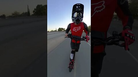 2023's Hottest Electric Scooter Revealed - Varla Eagle One in Action!