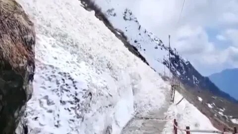 Part Of 2 Glaciers Break Away Again, Fall On Kedarnath Trek Route