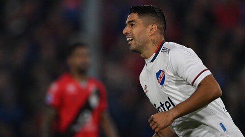 Na estreia de Luis Suárez, Atlético-GO vence o Nacional-URU em Montevidéu