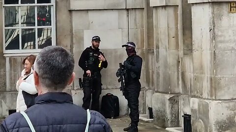 some left a suitcase at horse guards security alert #horseguardsparade