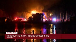 Fire blazes near popular spot on Pewaukee Lake