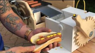 Cette table de pique-nique prépare vos hot dogs!