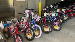 Port St. Lucie police host toy distribution