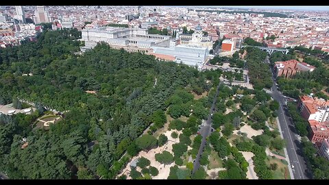 Madrid’s Royal Palace and Almudena Cathedral:A Breathtaking Aerial Tour with Stunning Cityscape View