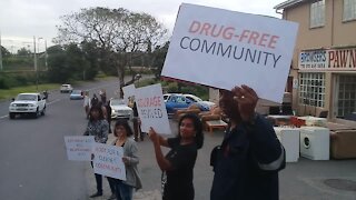 SOUTH AFRICA - Durban - Seaview community protest (Video) (H4Q)