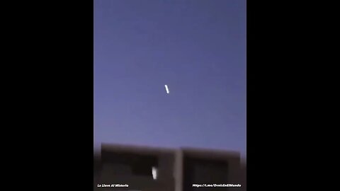 UFO Sighting 🛸 UAP 🛸 China ~ A person captures an unusual Luminous Object changes direction