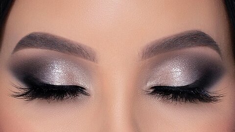 Classic Silver Sparkly Smokey Eyes Tutorial