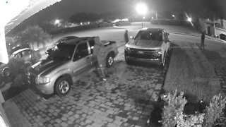 FMPD detectives need help identifying 5 burglary suspects in Lindsford Community
