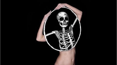 Watch This Jaw-Dropping Bodypaint Optical Illusion Time Lapse