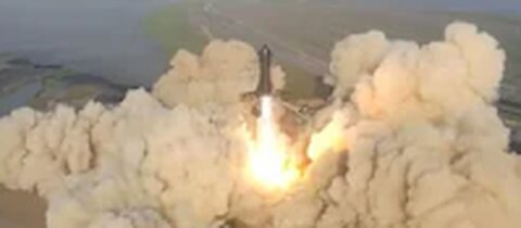 Elon Musk’s SpaceX Starship rocket explodes after launch – BBC News