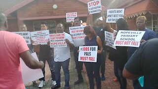 SOUTH AFRICA - Durban - Hopeville Primary School protest (Videos) (zqv)