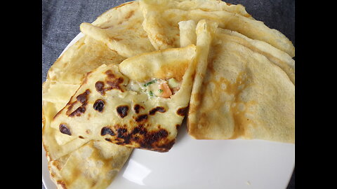 Savoury pancakes with Prawns & Béchamel sauce