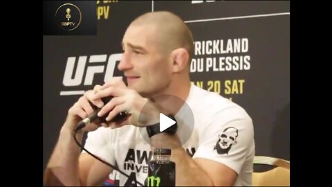 ▶ EXTRAITS-RQ (21 jan 24) : SEAN STRICKLAND combattant de la MMA remet à sa place un journaliste...