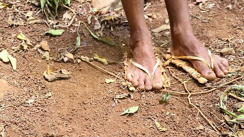 Primitive Technology: How to Make Sandals From Natural Materials and Survival in the Forest