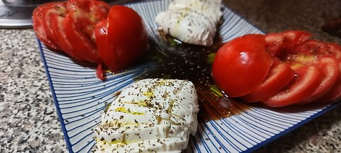 Italian tapa with mozzarella, Modena vinegar, evoo and basil