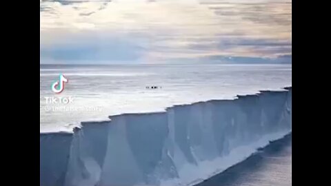 Lands beyond the Walls - the IceWall is a Ring- earth (TERRA) is inside the ring