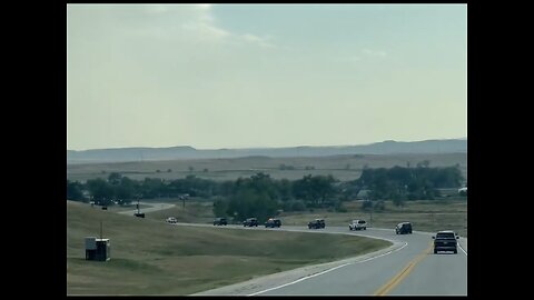 TRUMP❤️🇺🇸🚓🛻🚙CRUISING WITH MOTORCADE TO SOUTH DAKOTA💙🇺🇸🚙🛻🚗🚔🚑🚐