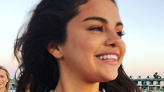 Selena Gomez’s New BEST FRIEND Helps Her GET OVER Justin Bieber!