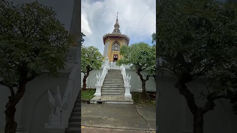 Wat Mondop temple, Chonburi