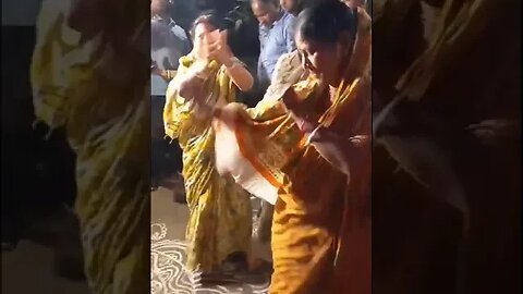 boudi dance #weddingdance#boudinach #hindubiye #funnynach #biye #nach #shorts #trending #virals