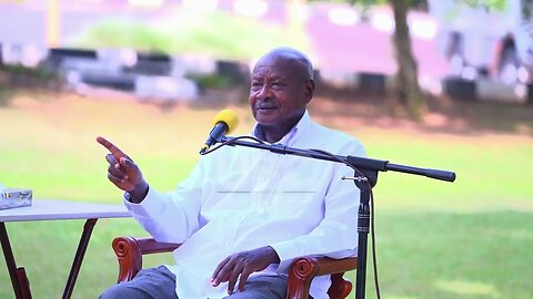 MUSEVENI MEETS AU COMMISSION CHAIRMANDISCUSS SOLUTIONS TO CONFLICTS IN CONGO AND SUDAN.