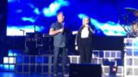 Rascal Flatts Gary Levox' shares the stage with his daughter | Rare Country