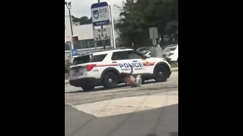 LONG ISLAND POLICE👮STOP ANOTHER LUNATIC IN TRAFFIC WITH A GUN🚦🛣️🚷🚓🚗🚙💫