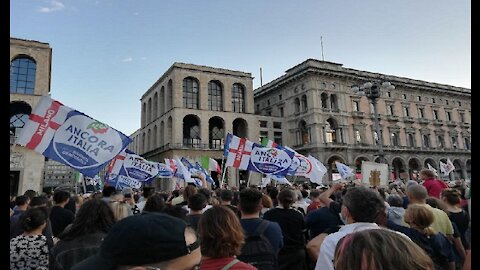 28/08/2021 - Milano, Piazza Duomo