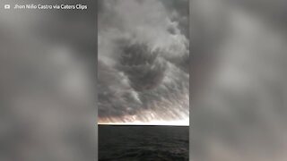 Terrifying arcus cloud surprises sailors