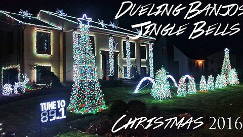 Christmas home light show gets dueling banjo shakeup