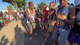 SOUTH AFRICA - Cape Town - Kids games in honour of Tazne van Wyk(Video) (BuW)