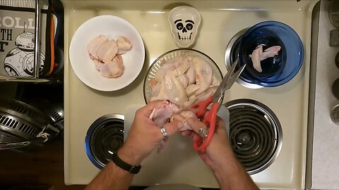 How to separate your wings with meat scissors.