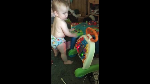 Baby DJ makes mashup of two favorite music toys