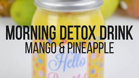 Morning detox drink: Mango & pineapple smoothie