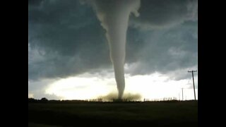 Tornado atinge Missouri de forma catastrófica