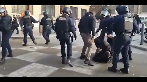 New Kurdish Rally in Paris: French Police used Tear Gas to disperse the Crowd as Clashes erupt