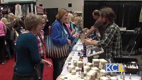 Holiday Mart 2017 takes over Bartle Hall