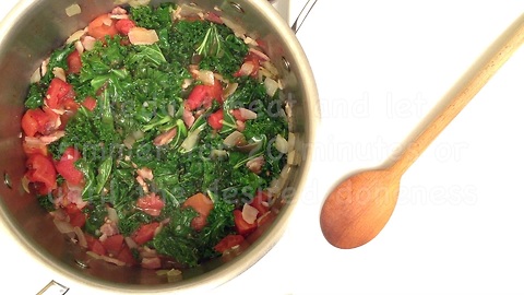 How to make provencale braised kale with bacon