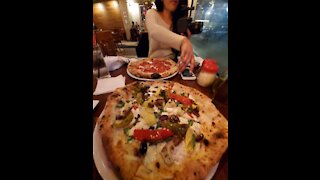Giordano's Deep Dish Pizza! Cheesiest Pizza in the world