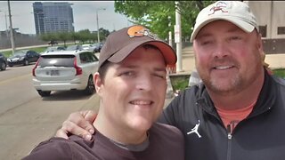 Freddie Kitchens makes surprise appearance, donation at fundraiser for Browns fan fighting cancer