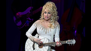 Dolly Parton reveals she 'cried all night' over Elvis Presley dispute