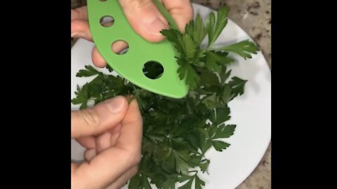 How to remove herb leaves from the stems in two seconds