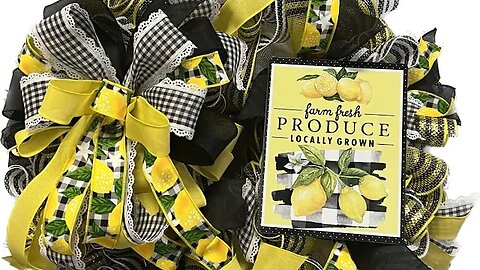 Farm Fresh Lemon Deco Mesh Wreath| Hard Working Mom |How to